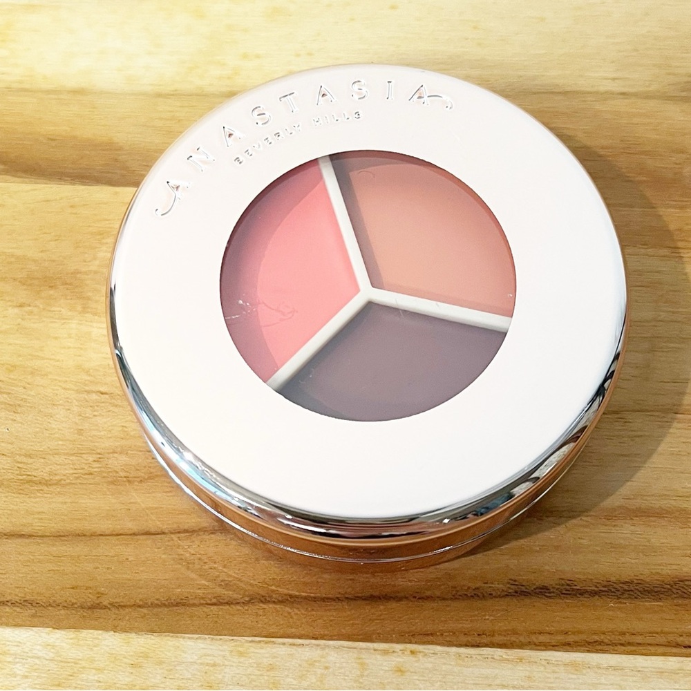 New! ANASTASIA BEVERLY HILLS Magic Touch Blush Trio in Peach - Picture 2 of 5